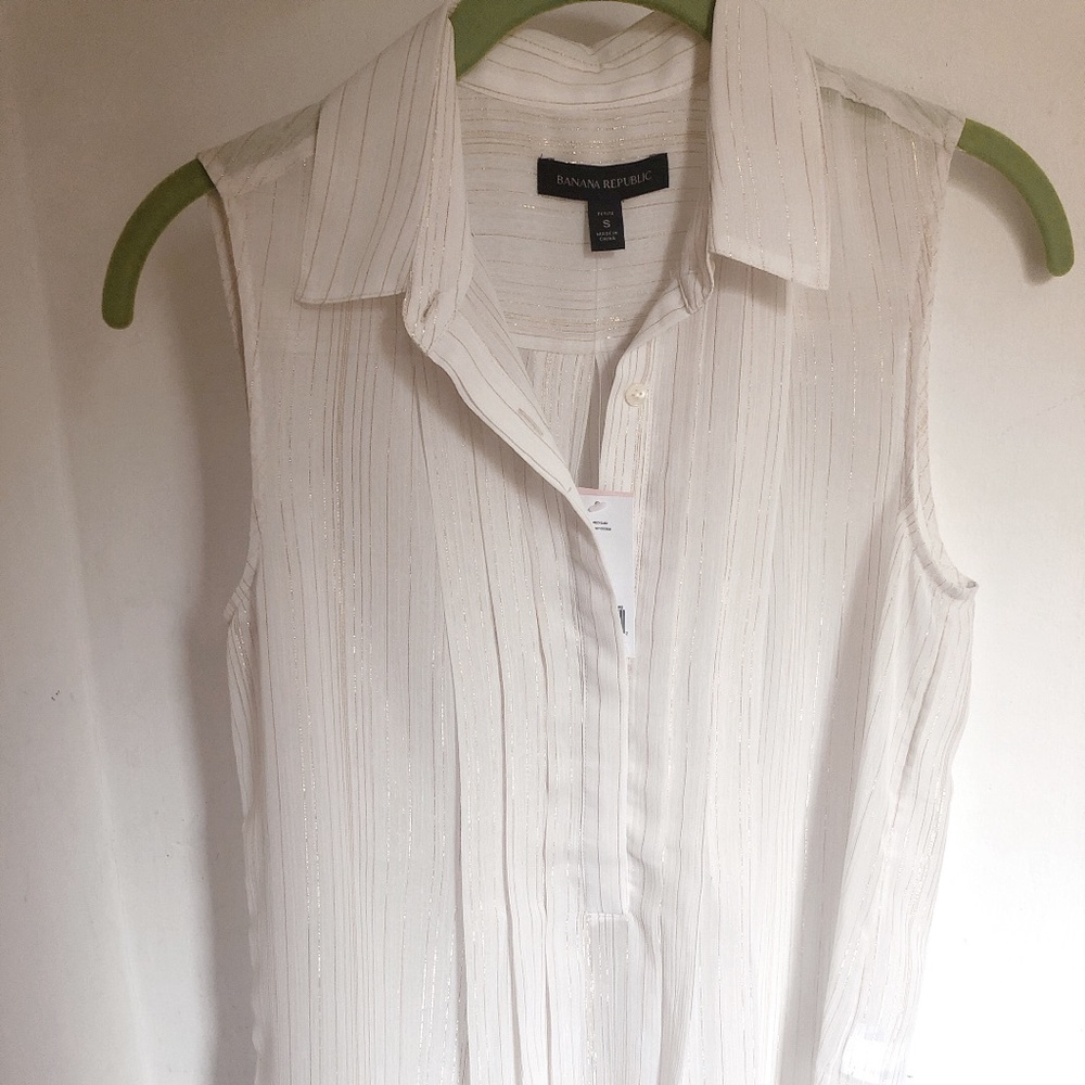 NWT sleeveless tunic